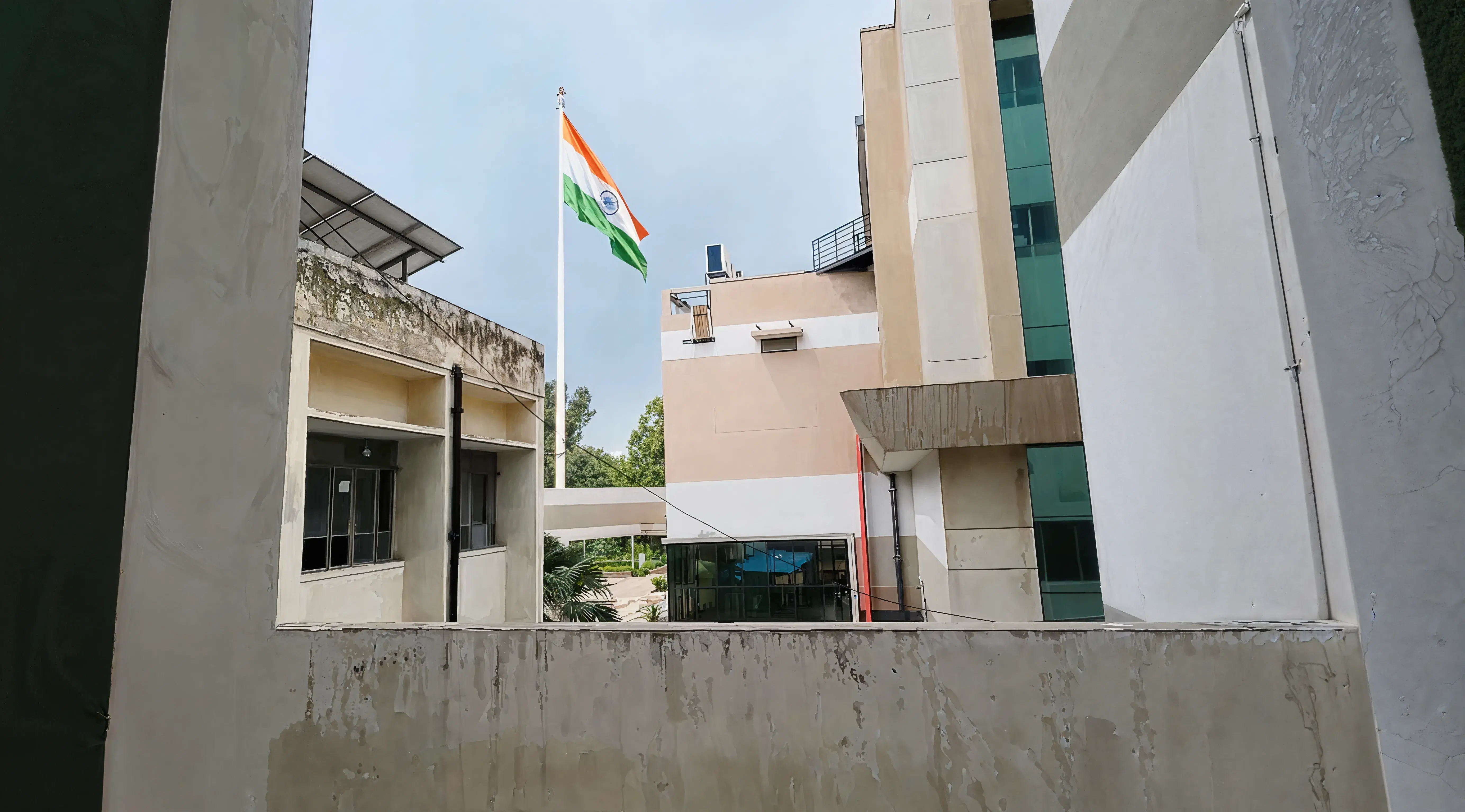 Satyawati College campus photo 1